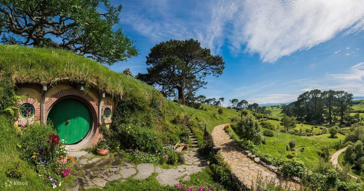 day tour from auckland to hobbiton